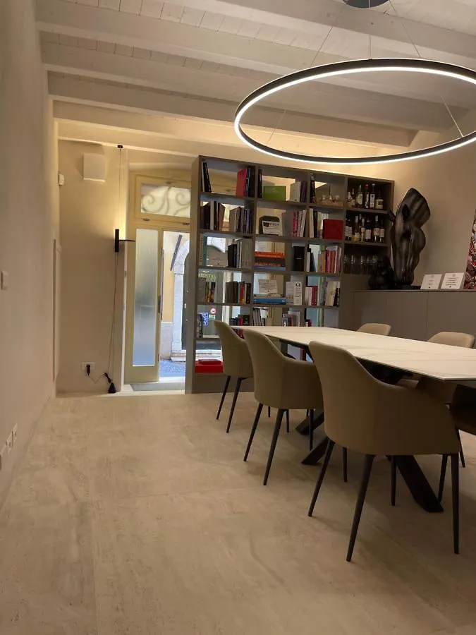 B&B Castello 25 Desenzano del Garda Bed & Breakfast