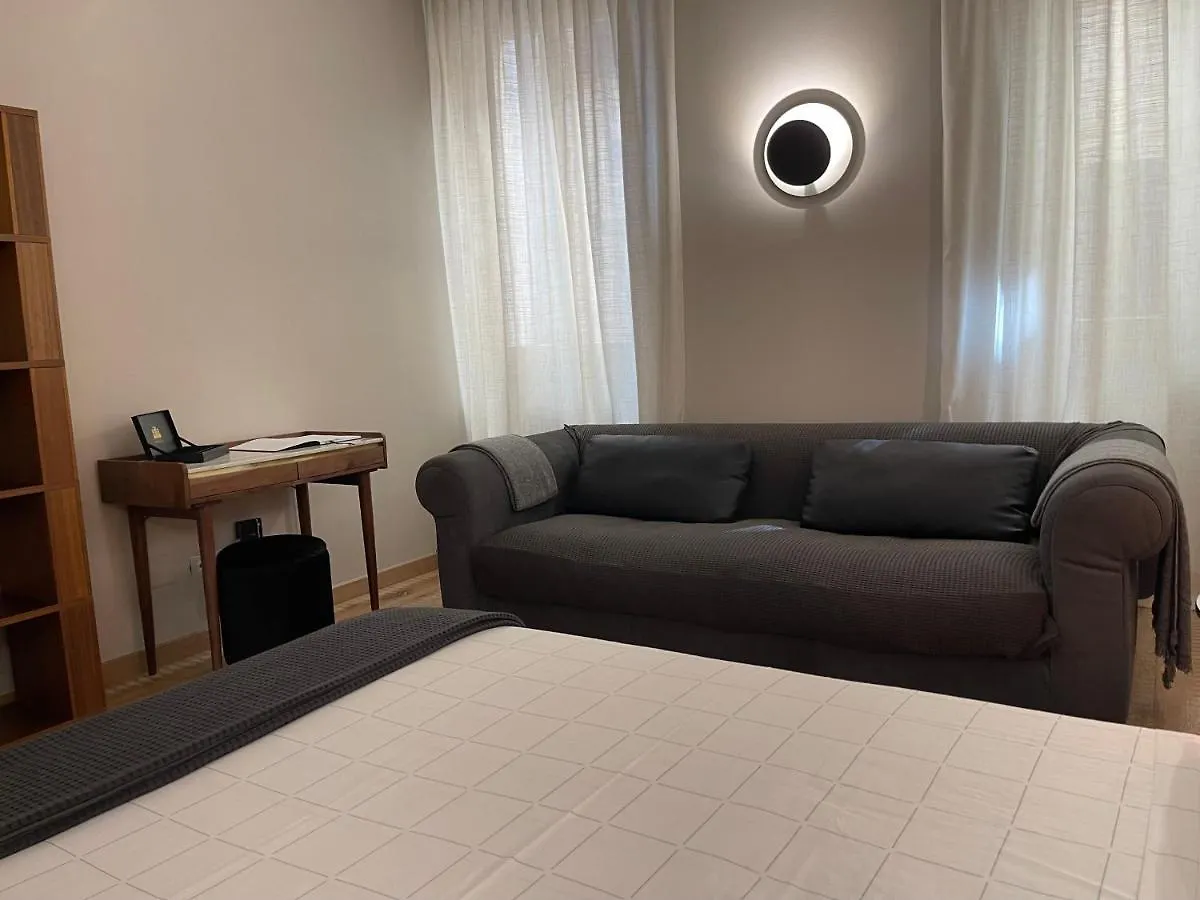 B&B Castello 25 Desenzano del Garda 0*,  Italy