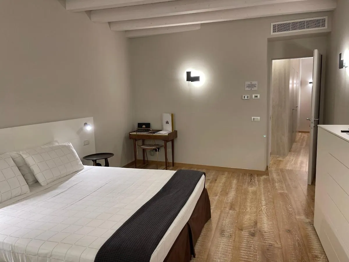 B&B Castello 25 Desenzano del Garda Italy
