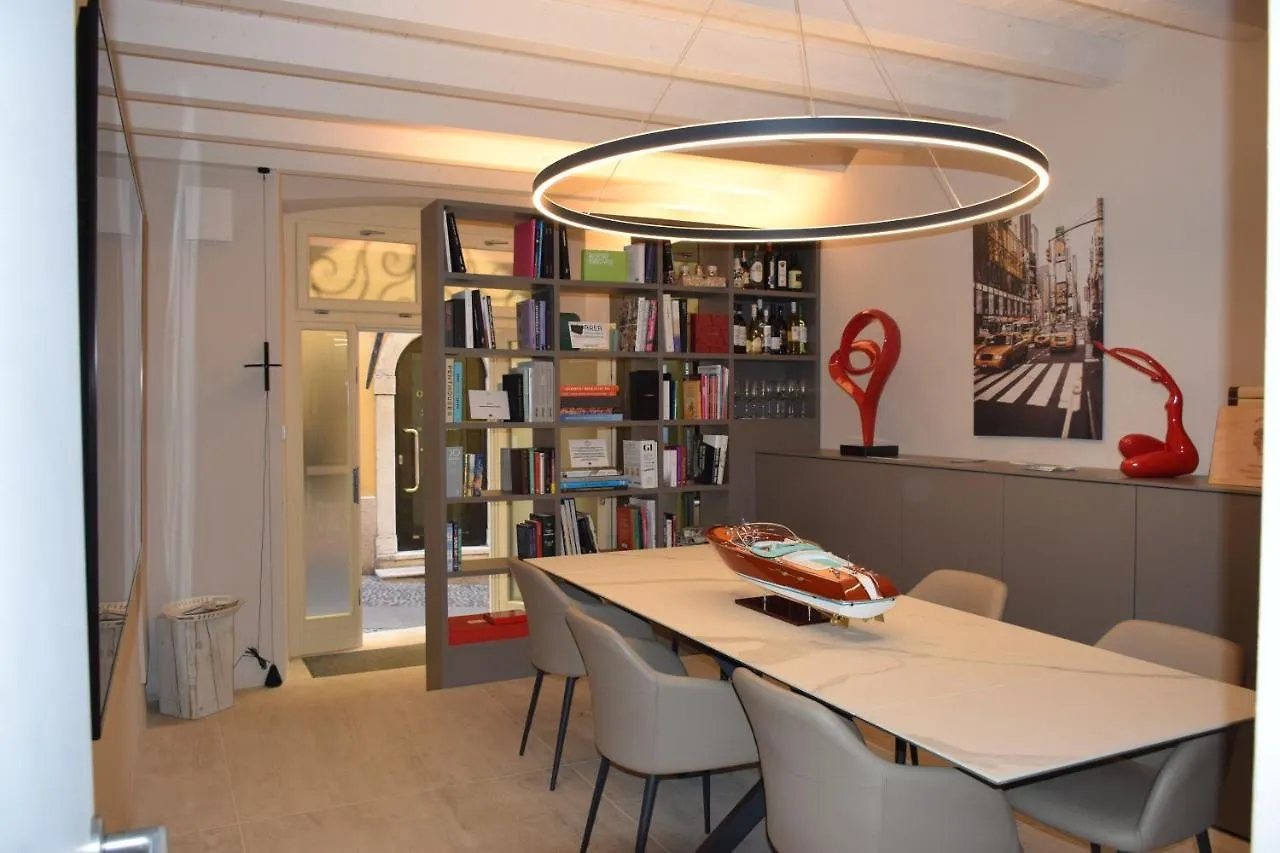 B&B Castello 25 Desenzano del Garda Bed & Breakfast